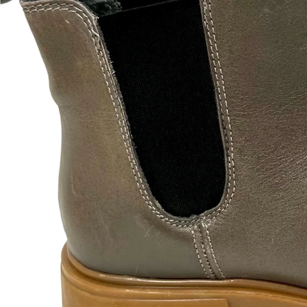 Steve Madden Howler Grey Boots. Size 7 1/2M. NWOB